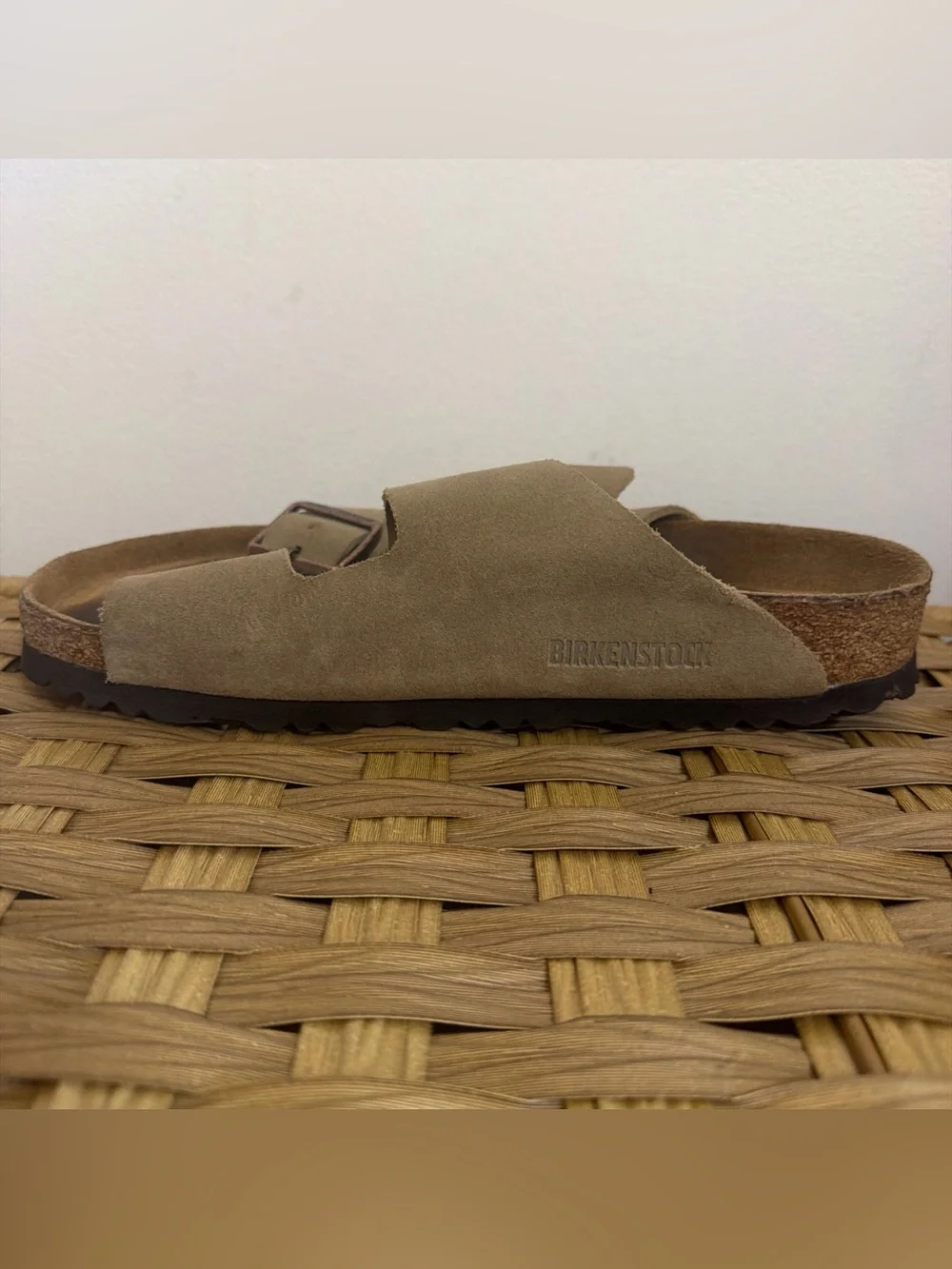 Birkenstock Arizona Sandals Women’s 6.5/7 EU 37 Taupe Suede Leather Cork Footbed